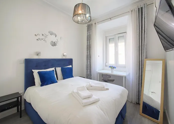 New 3 Bedroom Flat With River On Sight @Alameda