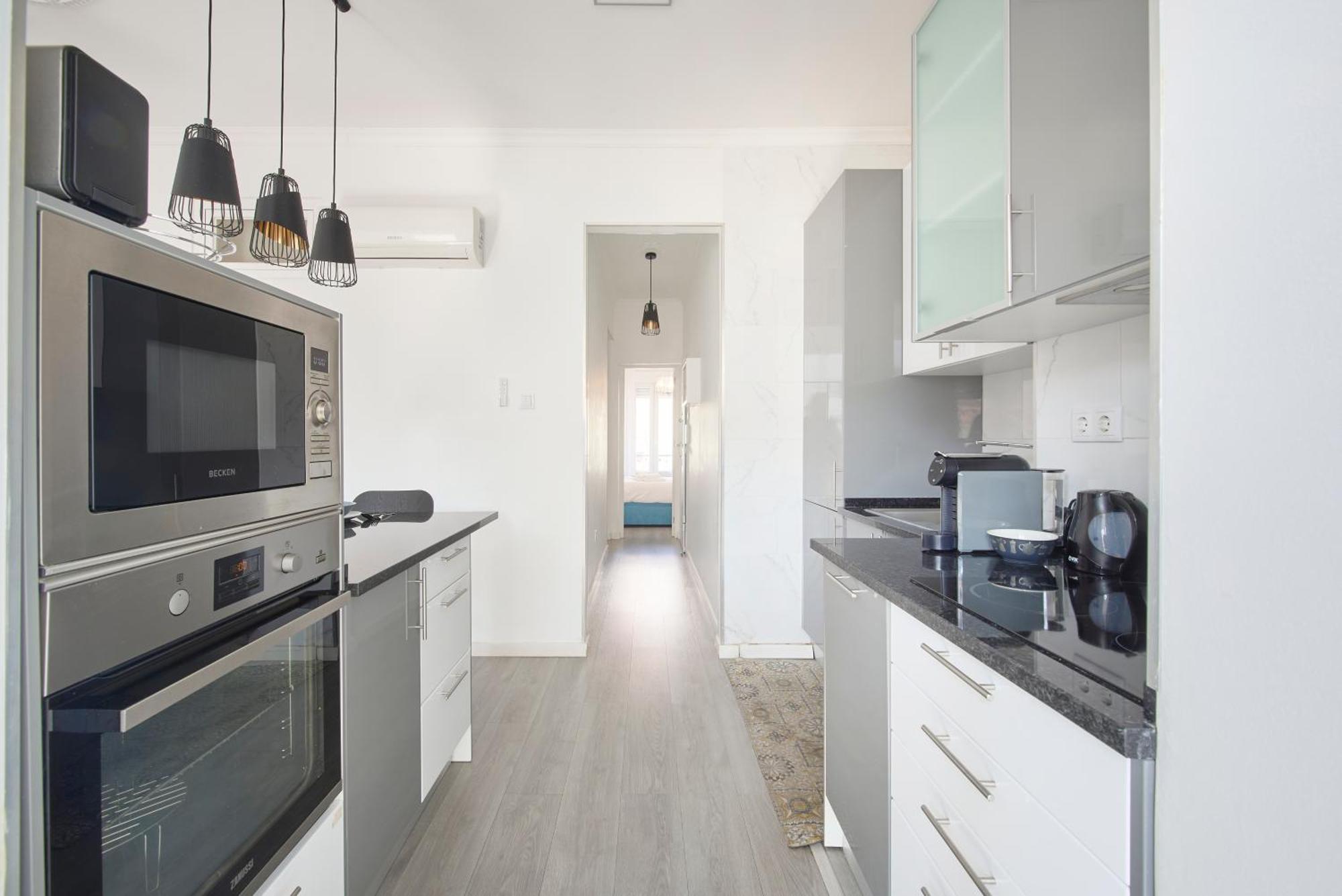 New 3 Bedroom Flat With River On Sight @alameda Lisboa