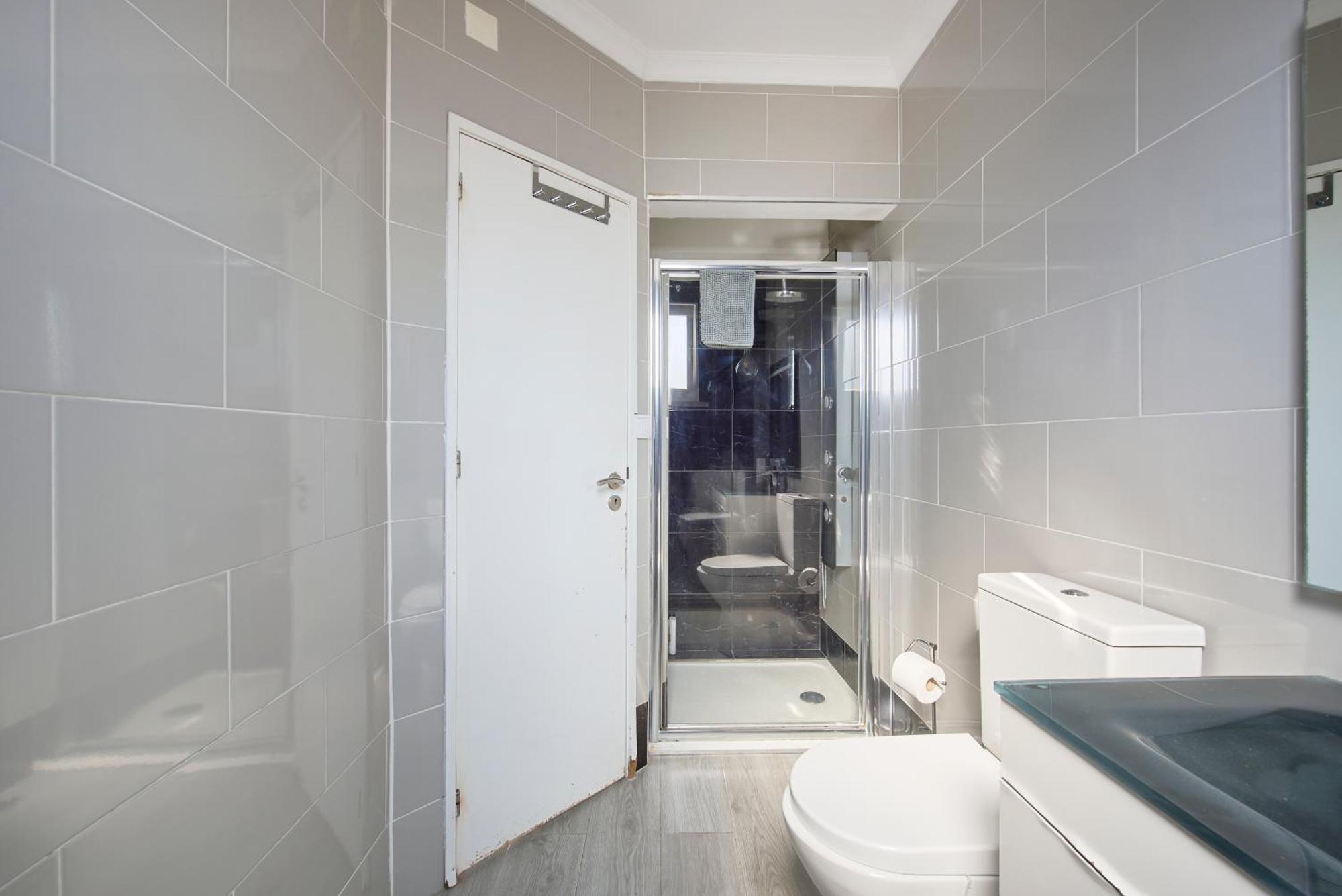 New 3 Bedroom Flat With River On Sight @alameda * Lisboa